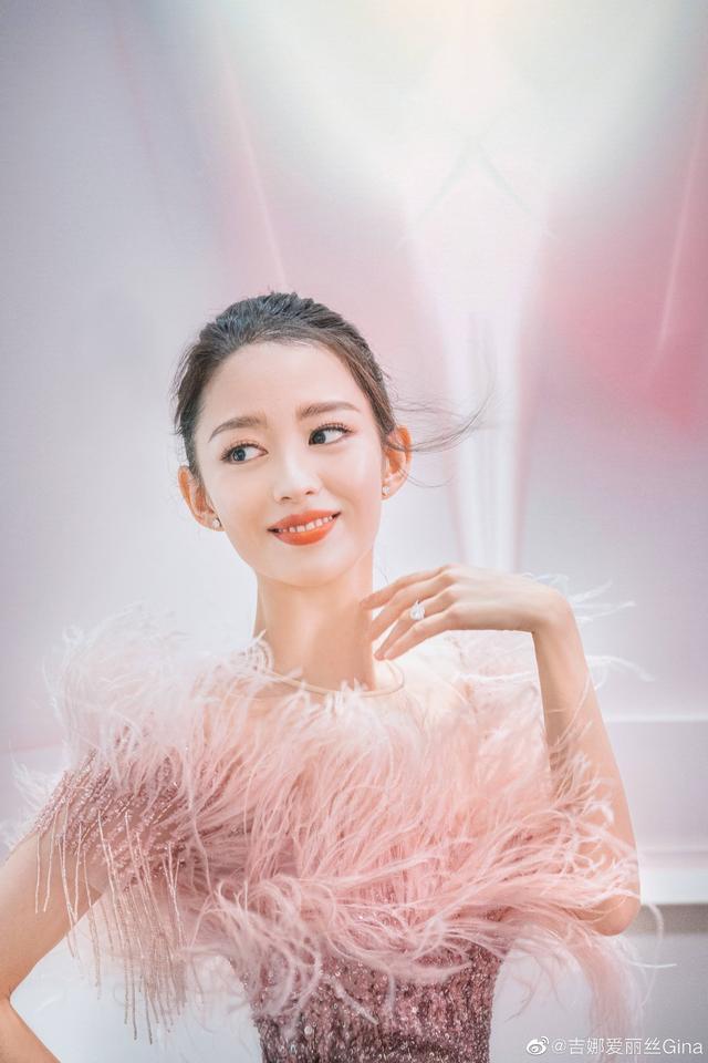  登场|郎朗小娇妻太可爱了！压轴登场综艺，吉娜现场学德国鸡打鸣！