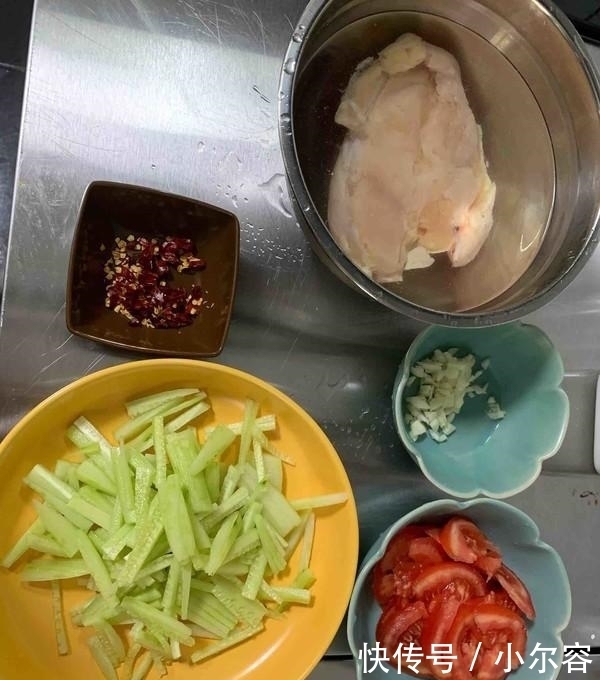 别错过|夏天要多吃面条,教你个懒人做法,一人三碗不够吃!大家别错过!