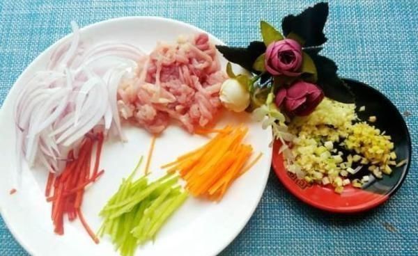  味道|洋葱炒肉丝，简单易学，一款熟悉的家常菜，有家的味道