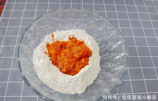 馒头|比南瓜馒头还要好吃的小点心,香甜松软芝麻香,我能一次吃五个