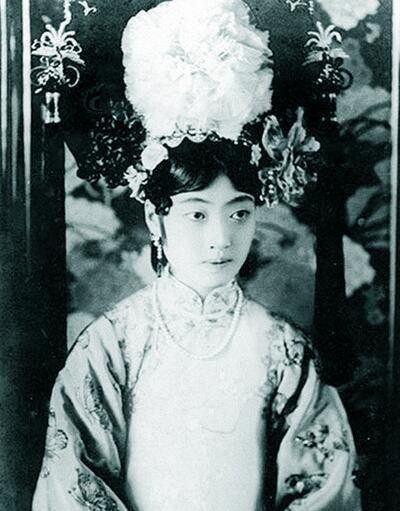  婉容|都说末代皇后婉容很美，现在就让大家一窥她的芳容
