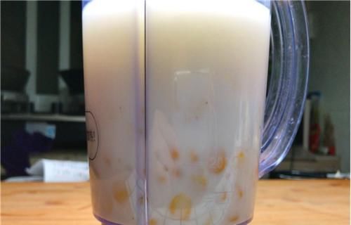 实用|才发现,剥玉米这么简单,剪刀一转全散开,两分钟剥一大盆,实用