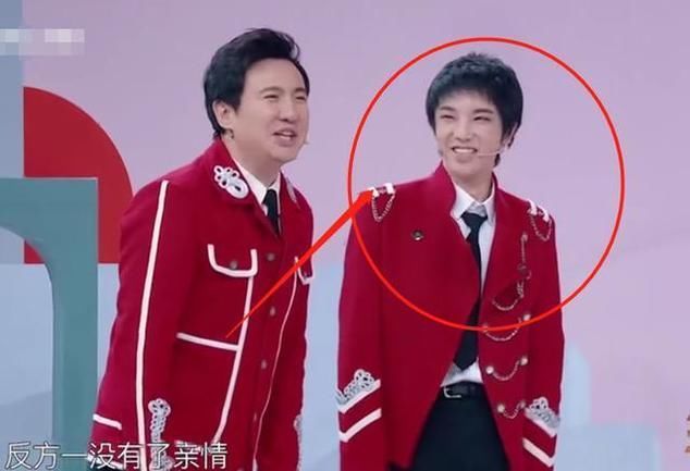  情商|有种“避嫌”叫华晨宇，当关晓彤索求抱抱时，他的做法堪称高情商