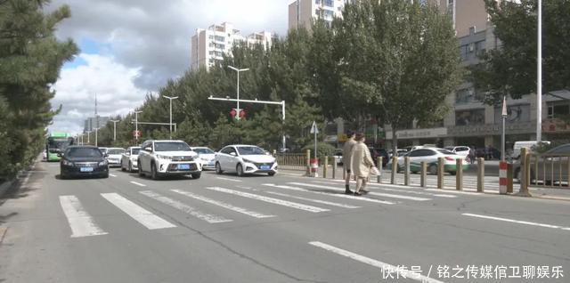 行人|文明礼让：“让”出城市交通文明好风景