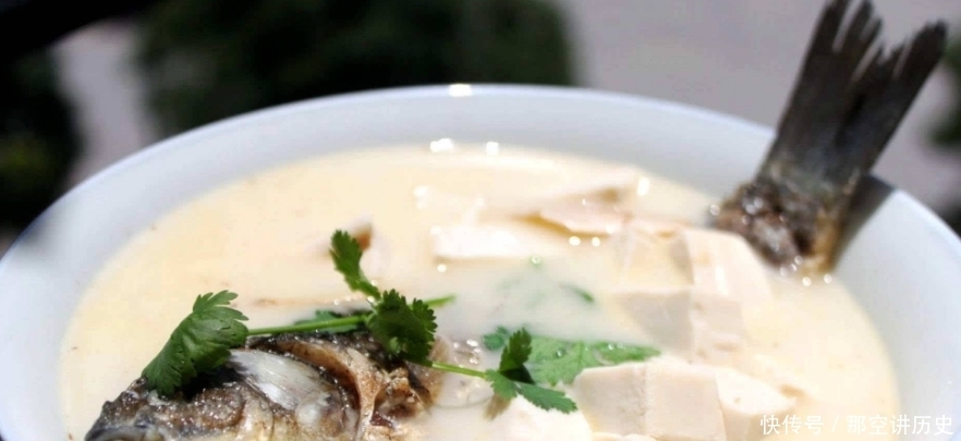  黄磊老师|《向往4》黄磊做豆腐鱼，看到无滤镜食物后，网友：不会做别装！