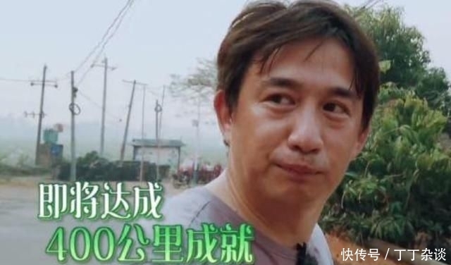 黄磊|《向往4》黄磊在村里发现小卖部，看清商品后，这下彻底露馅了