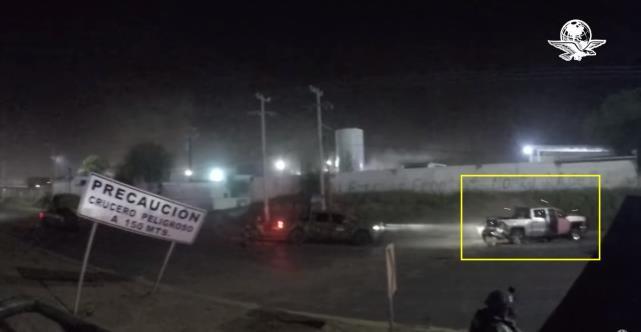 军警|毒贩俘虏遭就地处决!墨军警铁腕手段惹争议,现场画面很血腥