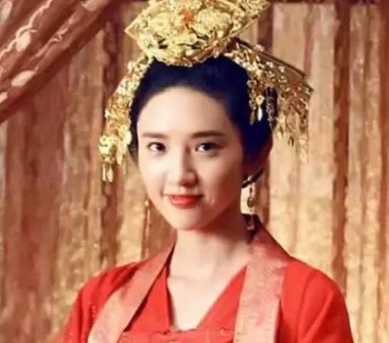 女人|努尔哈赤在最爱的女人死后，竟用4个侍女陪葬，还吃斋念佛一个月！