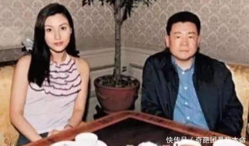 老爹|“风流公子”许晋亨,老爹怕亿万家产被拐跑,一月只给他200万