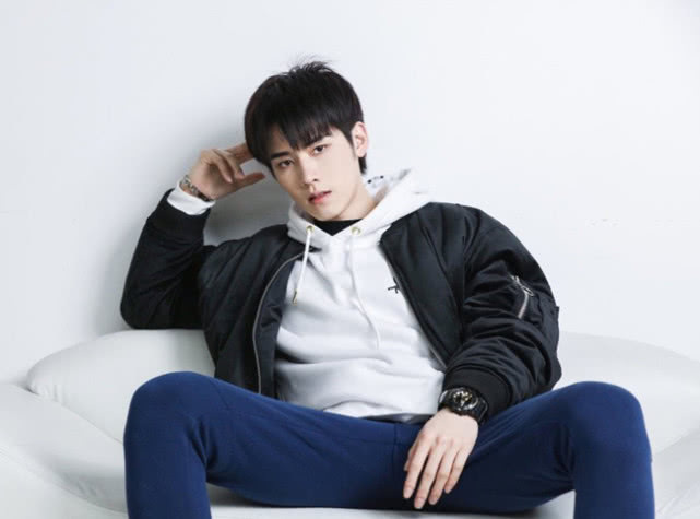  成员|《创造营》总决赛，周震南拿下总冠军，11位成员乘风破浪