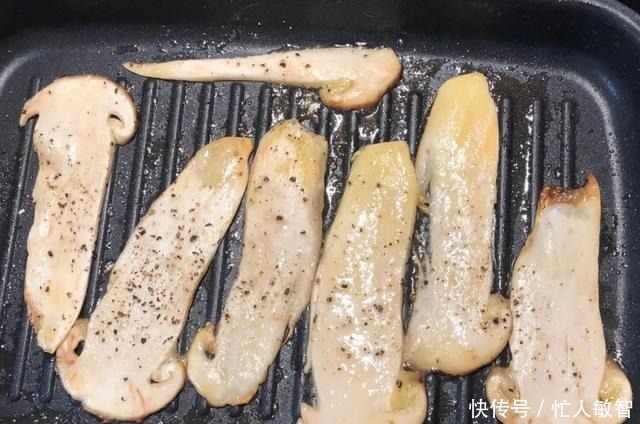 超过|这才是香格里拉松茸之王,每根都超过17厘米,黄油香煎太完美了