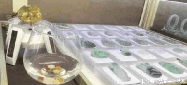 透露|为什么店员会偷偷在卖玉器的柜子里放一杯水内行人透露背后猫腻!