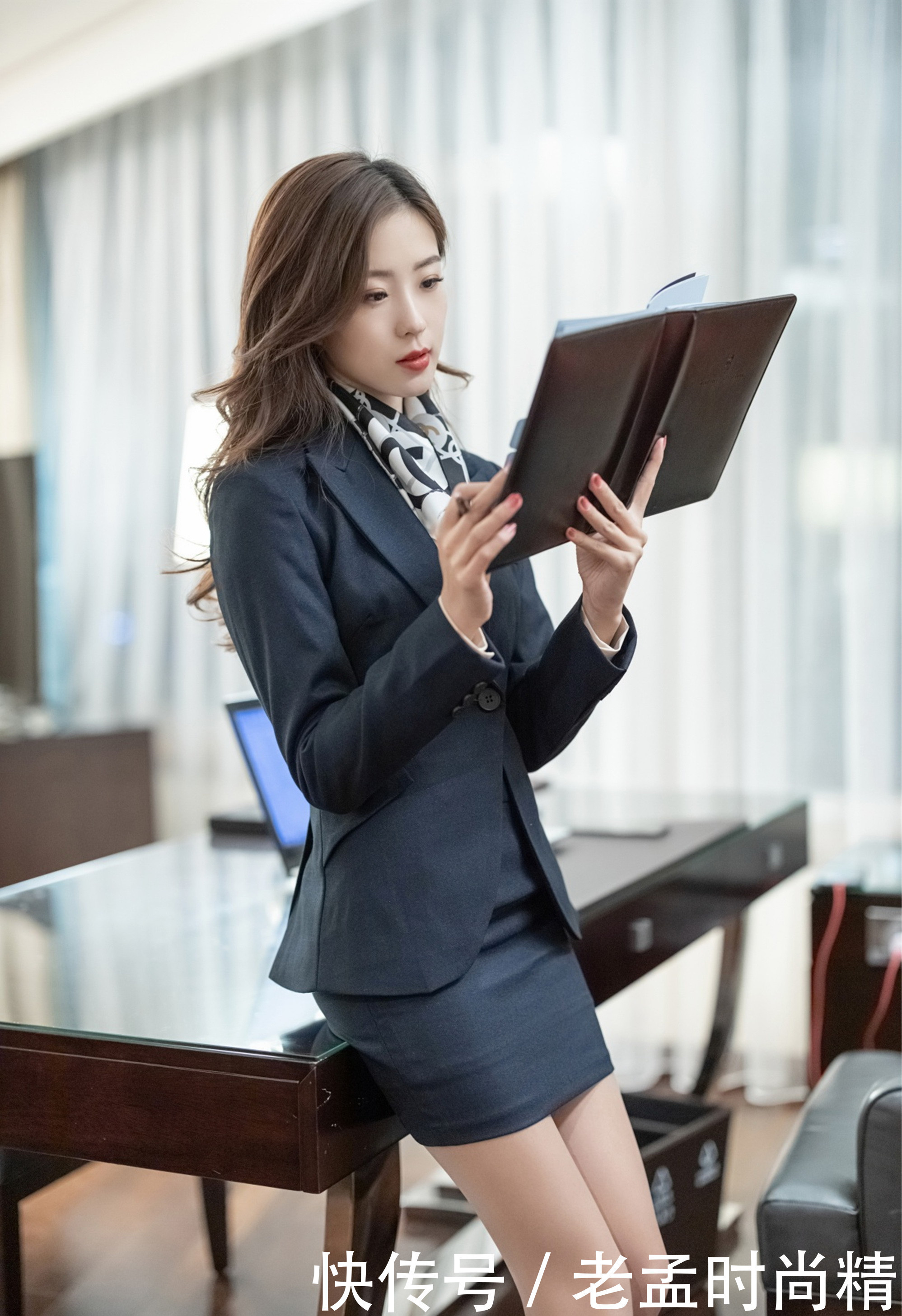 顾名思义|职业装,顾名思义就是在工作时穿着搭配的衣服