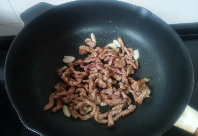 再配|榨菜别再配粥吃了,用来煮面味道更香,好吃到连汤汁都不剩