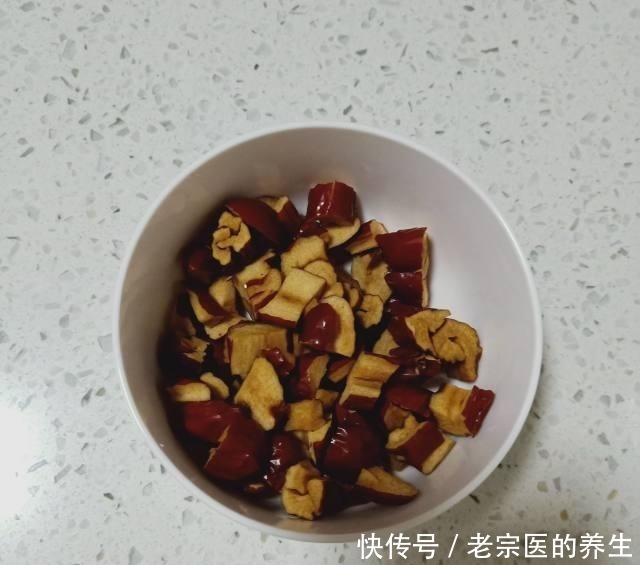 米粥|红枣黑米粥,做法简单,营养美味,越喝越年轻