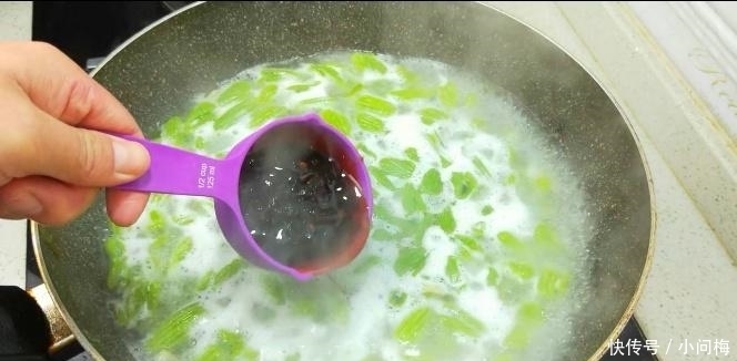 面条|面粉的最新做法, 比面条简单, 比疙瘩汤好吃, 连挑食的人都喜欢