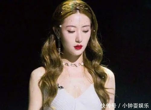 白冰|白冰,像极了班里的中等生