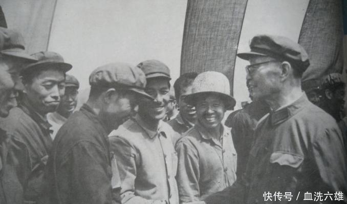  保障他|开国上将不满警车为自己开路, 说你们耍什么威风! 老百姓不会害我！