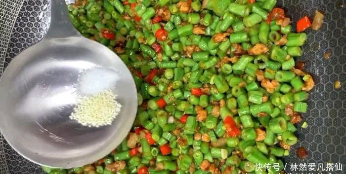 堪称|肉末豆角,香辣入味鲜嫩爽脆,堪称米饭“杀手”