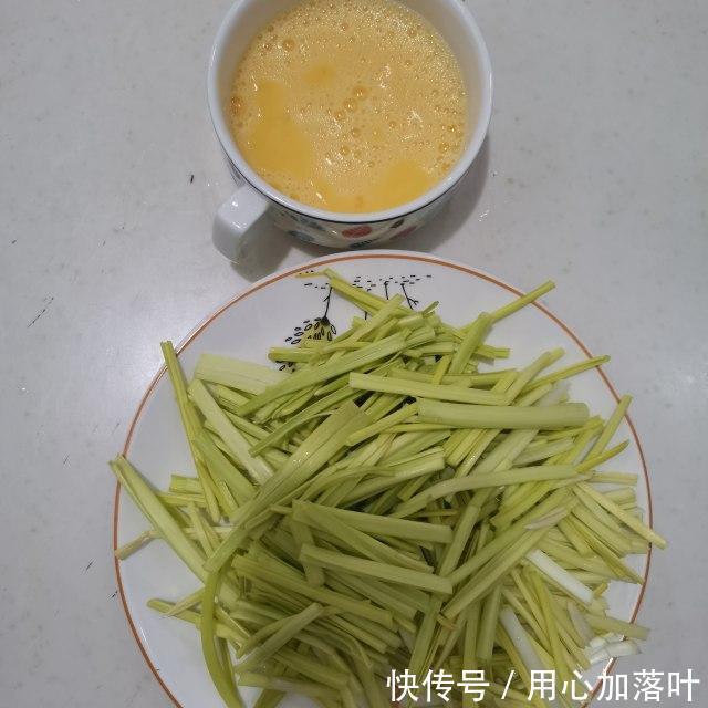 炒鸡蛋|蒜黄炒鸡蛋,简单快手家常菜,非常下饭