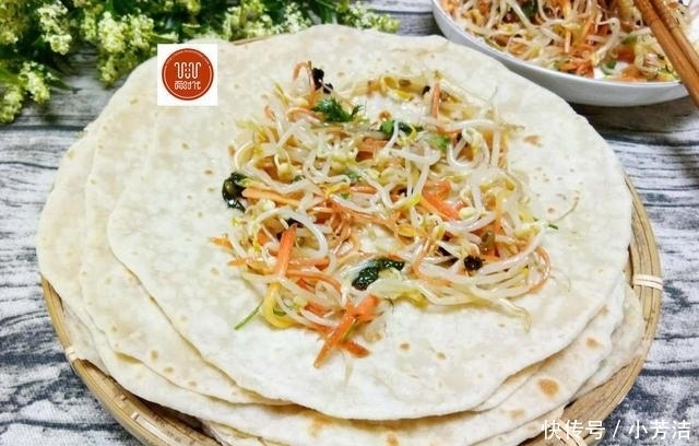 家常|家常烙饼最简单的方法,多加这一步,又软又薄,一分钟烙一张!