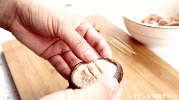 滑嫩味|到了秋天,香菇这样做才好吃,滑嫩味美赛鲍鱼,一人一盘不够吃