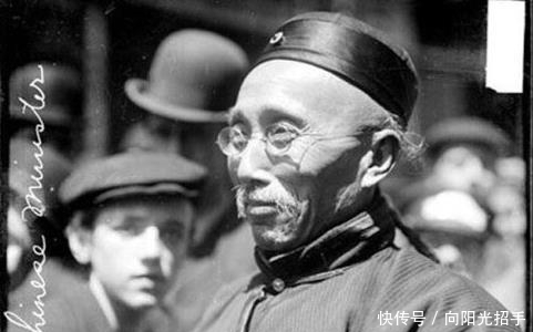 总价值|姨妈去世后, 他打开地窖发现60000多件国宝, 总价值8000亿, 全上交国家