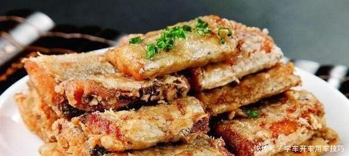 炸出的带|干炸带鱼，直接拍粉炸就错了，难怪腥气不好吃，大厨这样做才对