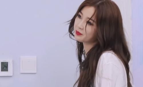 知名|刘雨昕因在节目中哄虞书欣登热搜知名作家你俩是闲出屁来了吗