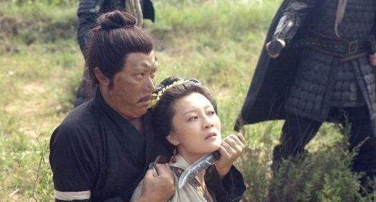 悲惨|三国两位悲惨女子,都与刘备有关,一位被做成肉羹,一位成牺牲品