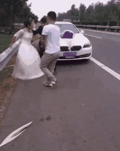  GIF|搞笑GIF：你看好了，是它不要我起来