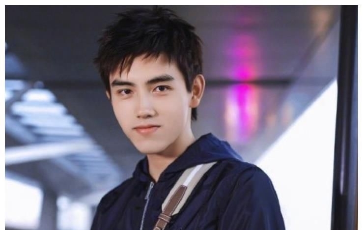  小哥哥|《创造营2020》助演嘉宾确定, 网友却质疑: 他们会唱跳吗?