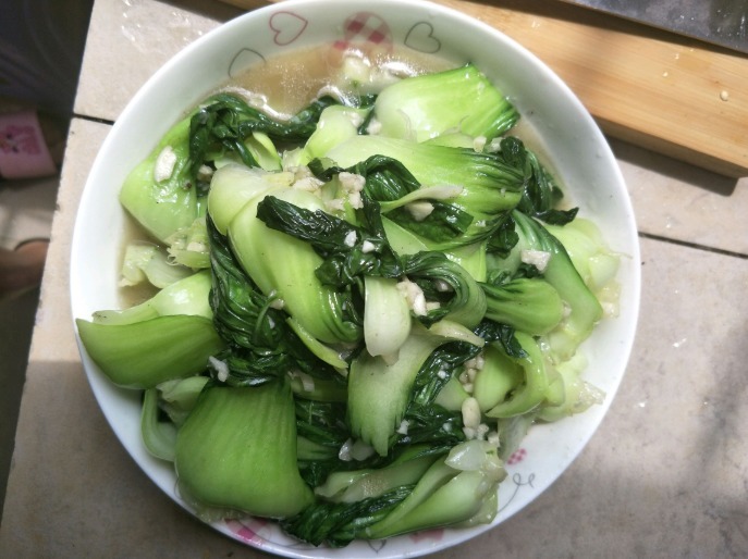 翠绿|炒青菜,不能直接下锅炒!大厨教你3个技巧,脆嫩翠绿不变黑,香