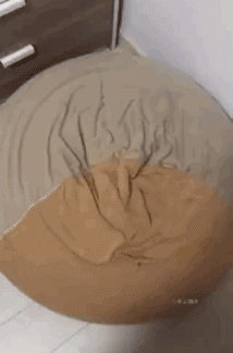 大哥|搞笑GIF:大哥,这是什么肉,感觉很好吃的样子