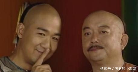 出声|村霸门前一对联,上联“一二三四五六七”,寡妇一看下联笑出声