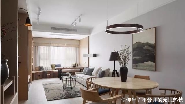 客厅|客厅没阳台怎么办?这样设计比有阳台好看N倍!