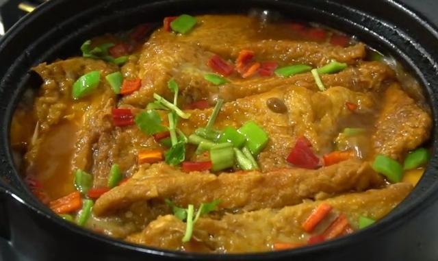 清洗干净|鲤鱼最过瘾的吃法,不加水煮不用蒸,鲜嫩无腥味,5斤鱼一顿解决