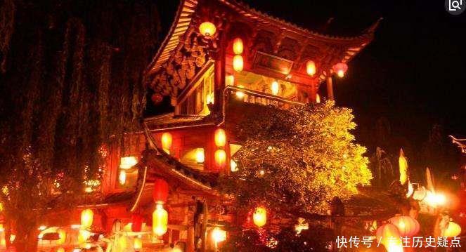 皇帝|大臣用脚压住皇帝的龙袍，逃过杀身之祸，其他大臣都丧命了！