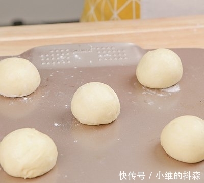 面团|日式网红樱桃红豆包