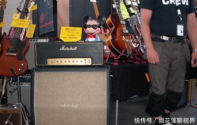 便携|小而智能,这是个「另类」的 Marshall 音箱