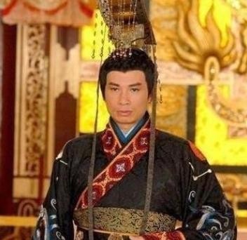 推上|这人为保命装疯卖傻被推上皇位,没想到竟成了一代明君