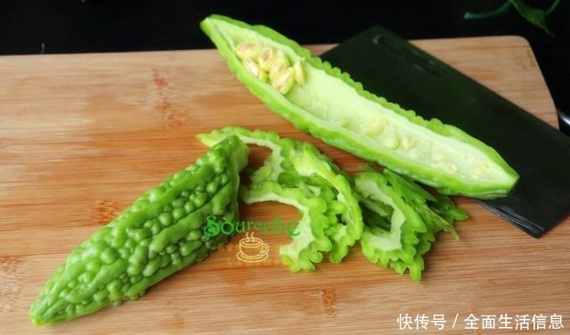 辣椒|苦瓜不管加什么炒,只要掌握这3个技巧,苦瓜不苦,翠绿爽口