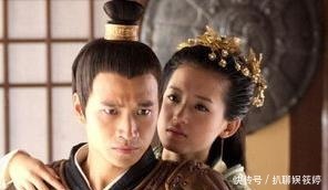 离去|皇帝请丞相吃饭却不给筷子,丞相吃完后离去,皇帝说:此人不能留