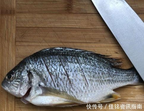 小方法|怎样保存鲜鱼直接放冰箱就错了,多加1步,随时吃都新鲜