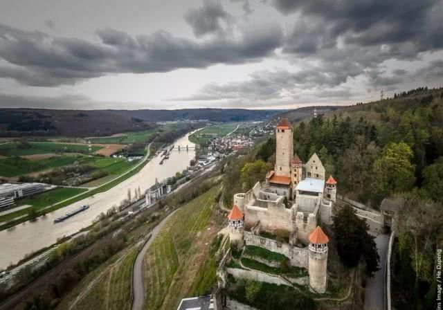  古城堡|60几岁的古城堡之途为什么能一直维持“青春年少”？