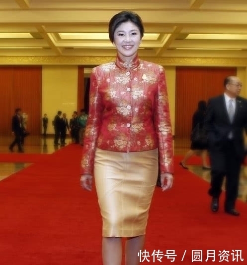  相声演员|各国总统穿“唐装”：普京像地主，奥巴马像牧师，英拉最惊艳！