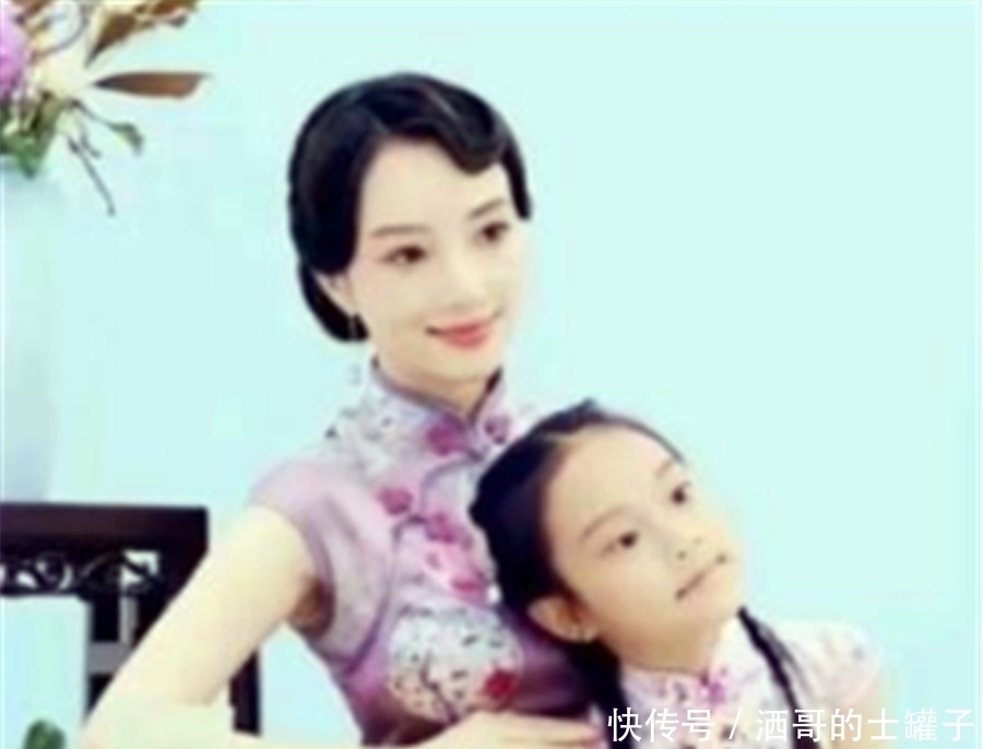 照片|李小璐39岁生日发新歌，与甜馨穿旗袍晒照片，网友评论太扎心