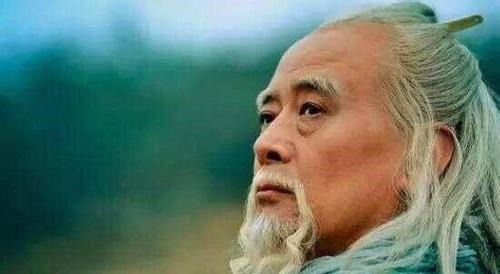 地上|朱元璋随手在地上写了一个字, 相士立刻跪拜 得天下的人一定是你