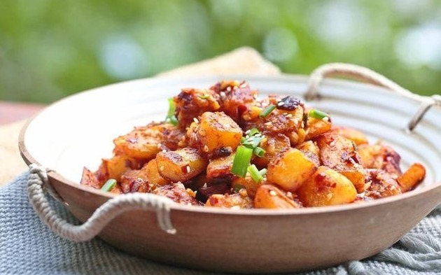 粘锅糊锅|土豆别再炒丝儿了,这样煎一煎,比吃肉还香