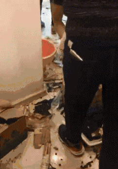 生活|搞笑GIF:在网吧多年,第一次看到这么懂得生活的少年